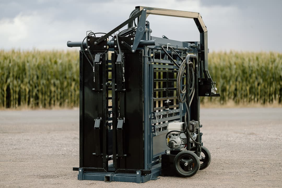 rhino-hydraulic-chute-2